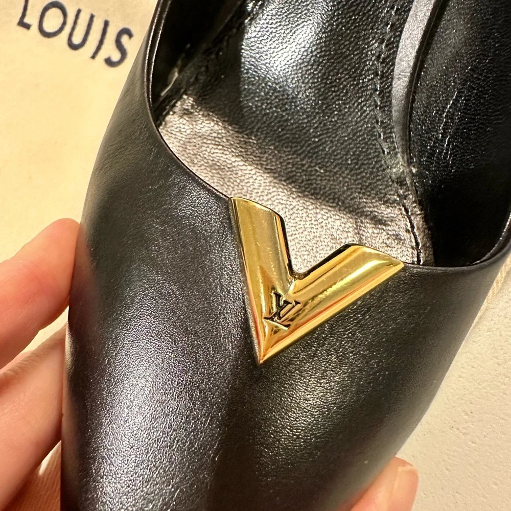 Authentic Louis Vuitton Black Calfskin Leather Heartbreaker Pointed Toe Pumps 36 - Picture 5 of 15